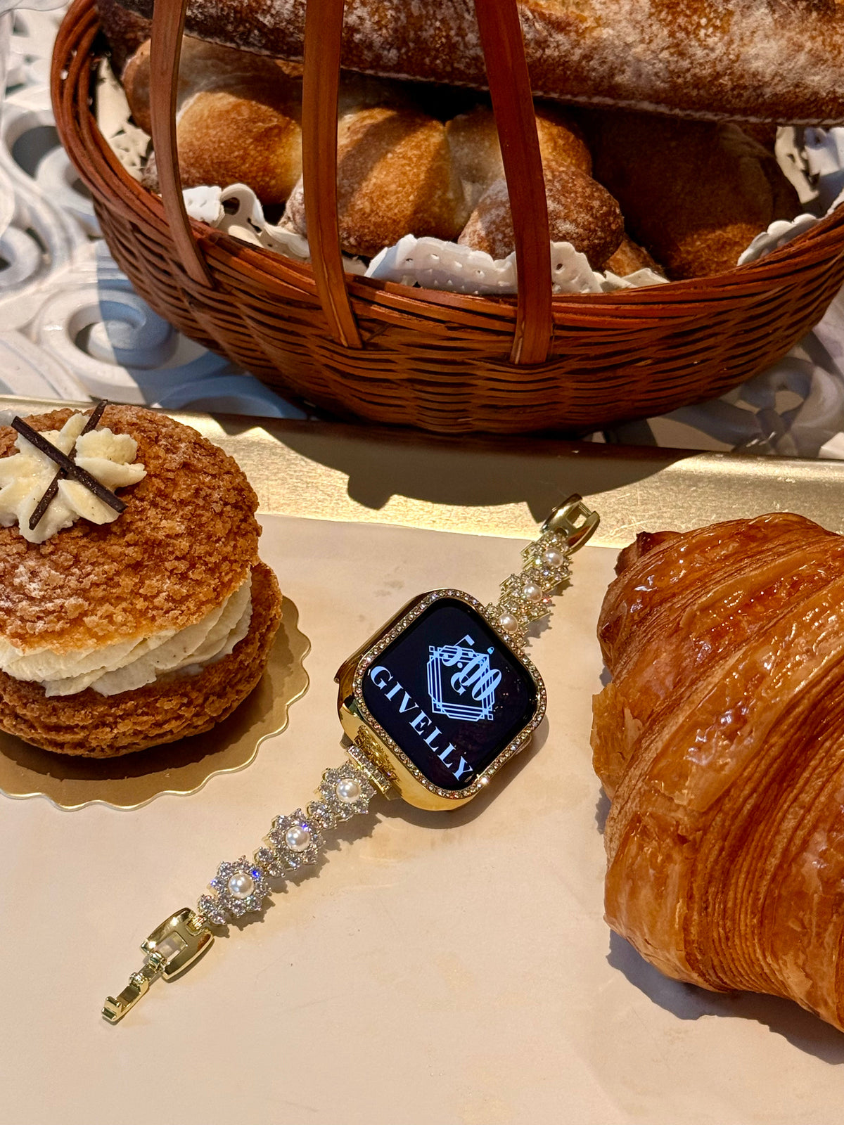 How to Set Apple Watch for Left or Right Wrist | GIVELLY