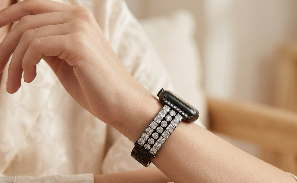 How to Make Your Apple Watch Look Like Jewelry: 3 Elegant Fall 2026 Styling Ideas